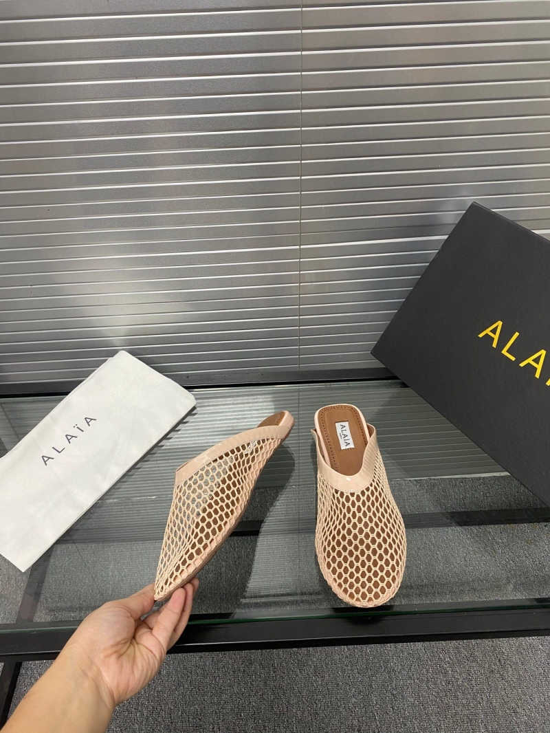 Alaia Flat Shoes